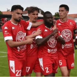 VENDEE FC LA ROCHE/YON - FC VERSAILLES